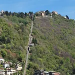 Orso Bruno 3* Carate Urio